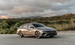 Đánh giá Hyundai Elantra 2025: đẹp nhưng sao bán chậm?